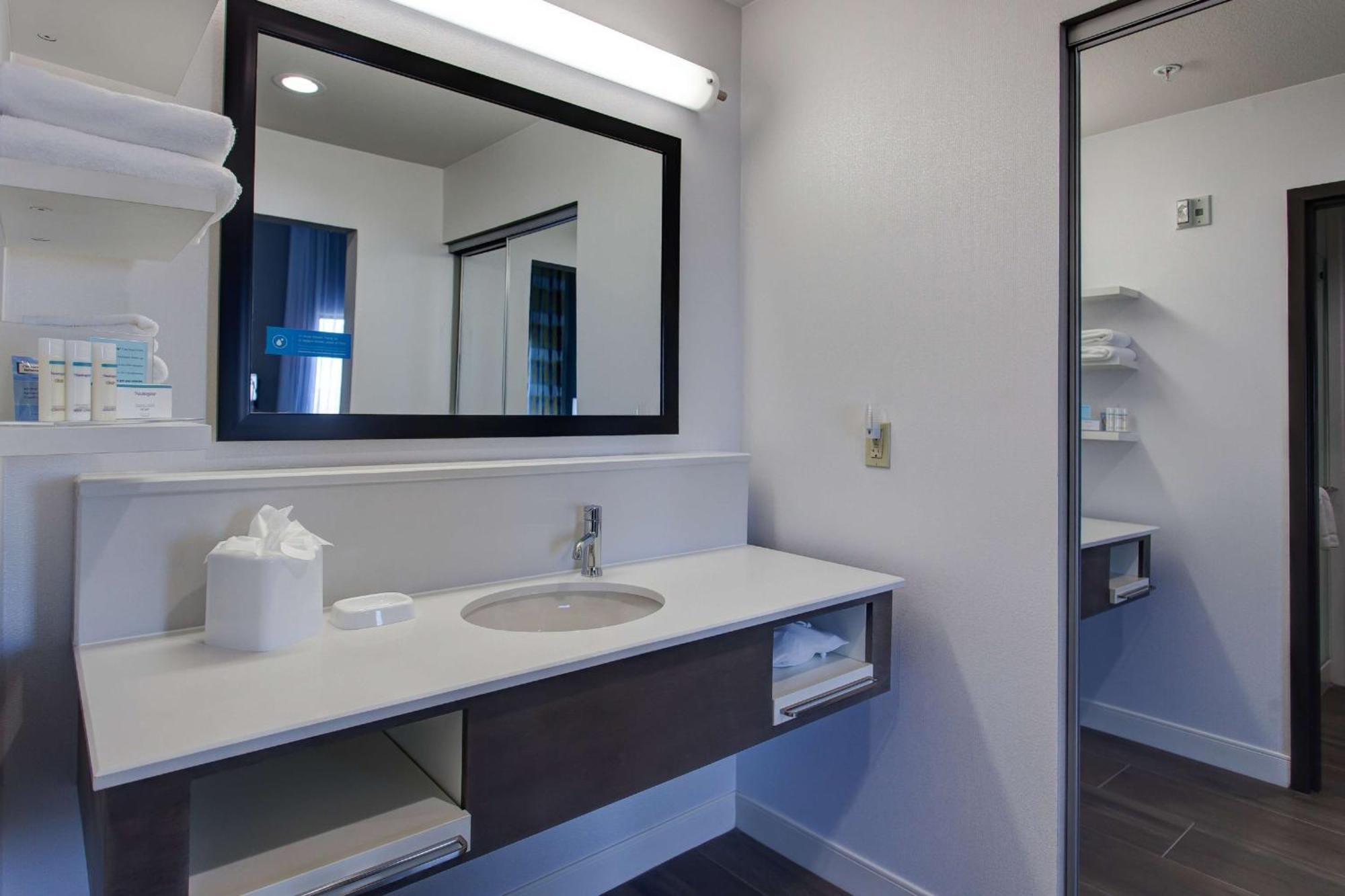 Hampton Inn & Suites-Wichita/Airport, Ks Esterno foto