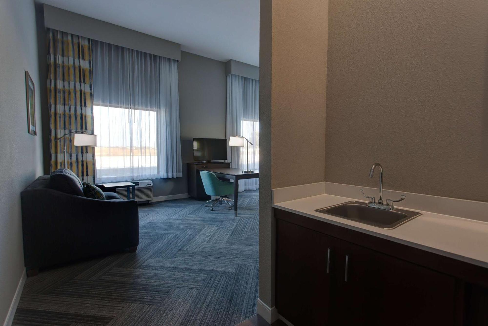 Hampton Inn & Suites-Wichita/Airport, Ks Esterno foto