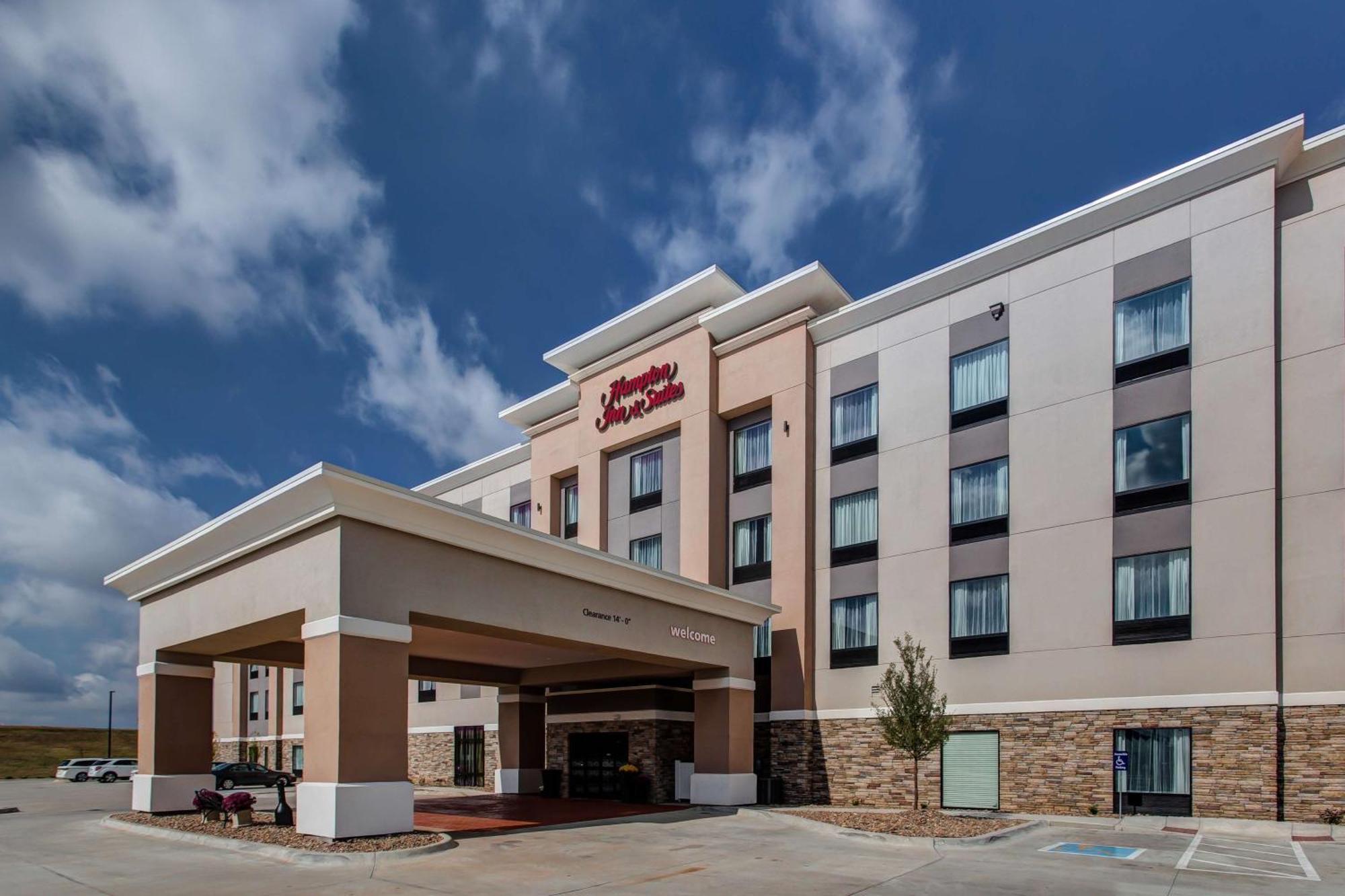 Hampton Inn & Suites-Wichita/Airport, Ks Esterno foto