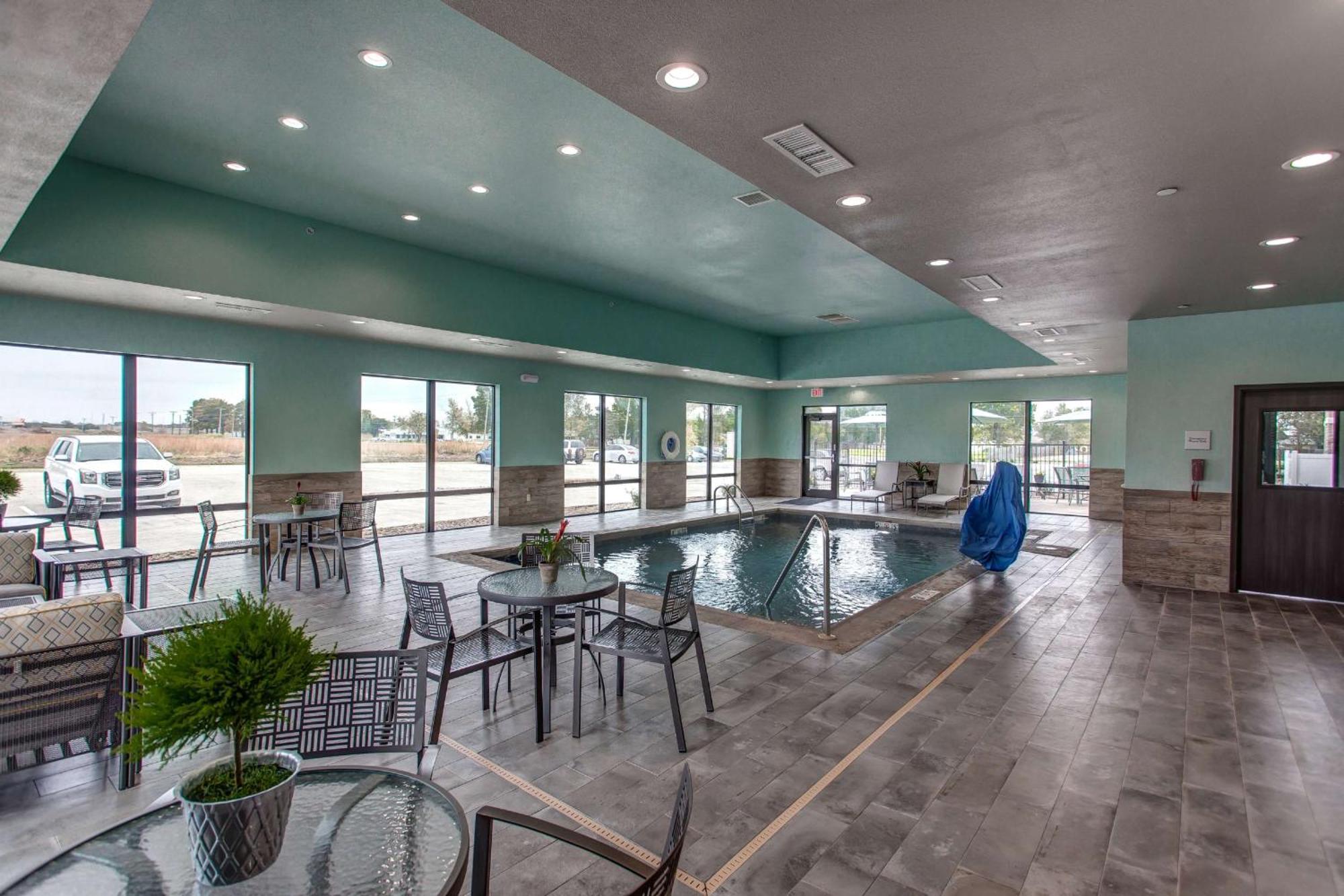 Hampton Inn & Suites-Wichita/Airport, Ks Esterno foto