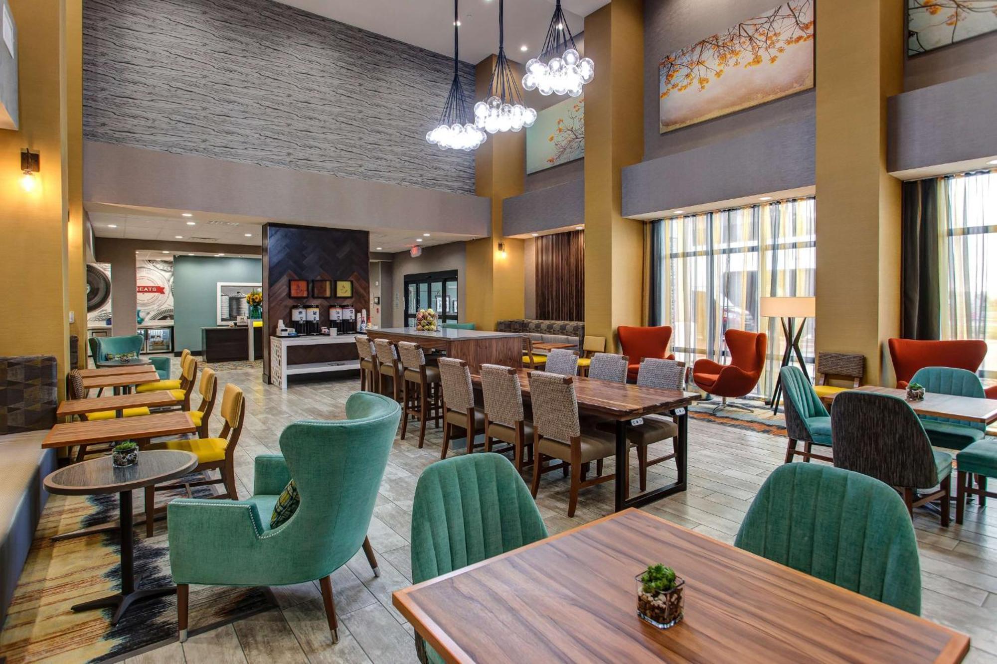 Hampton Inn & Suites-Wichita/Airport, Ks Esterno foto